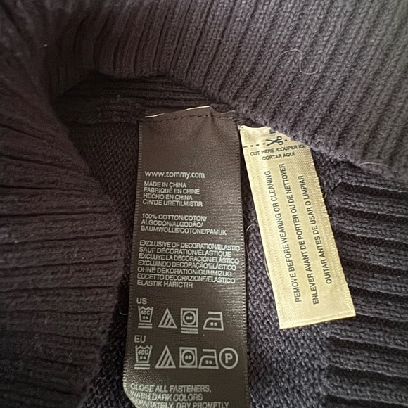 Tommy Hilfiger Men's Zip-Up Sweater - Navy and Red. Size Large. Double zipper. - Picture 3 of 3